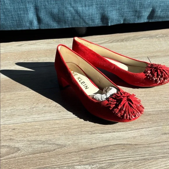 Anne Klein genuine calf, skin size 7 1/2 chunk heel pumps Red never worn - Picture 2 of 8